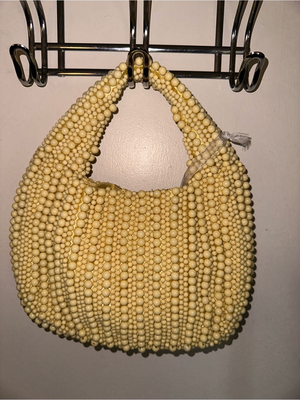 💛ON HOLD💛 Viral Trending~ Handcrafted Beaded Shoulder Hand Bag~ Butter Yellow~ - Picture 4 of 5